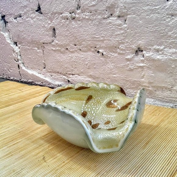 Vintage Murano Gold Flecks Throw bowl - Picture 1 of 7